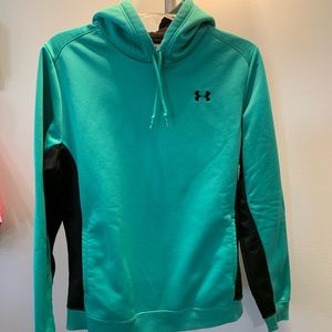 Under Armour women’s sweatshirt